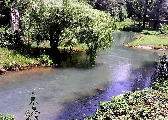 Park Izvorite Θέρετρο